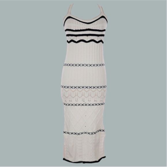 Knit B&W Bodycon Midi - Picture 4 of 4